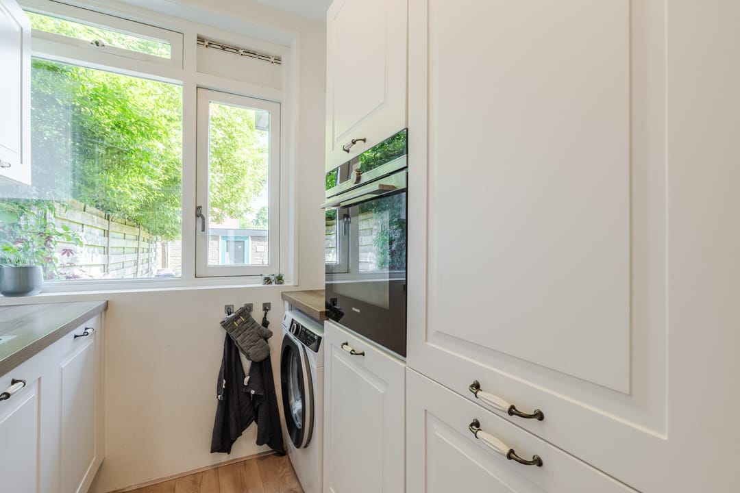 Ground Floor Apartment with Exceptional Garden in Hoograven, Utrecht — 32