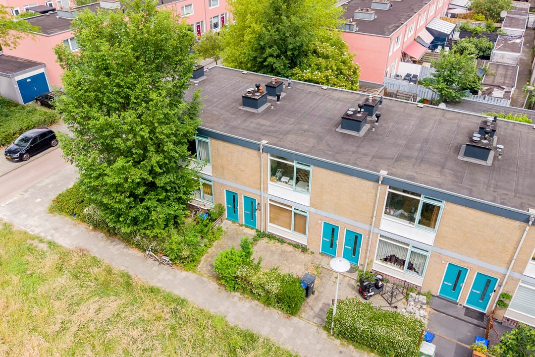 Ground Floor Apartment with Exceptional Garden in Hoograven, Utrecht — 38