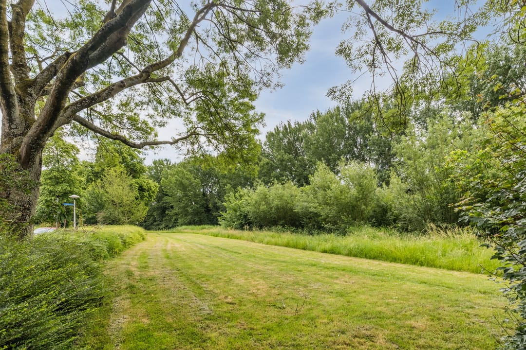 Ground Floor Apartment with Exceptional Garden in Hoograven, Utrecht — 43