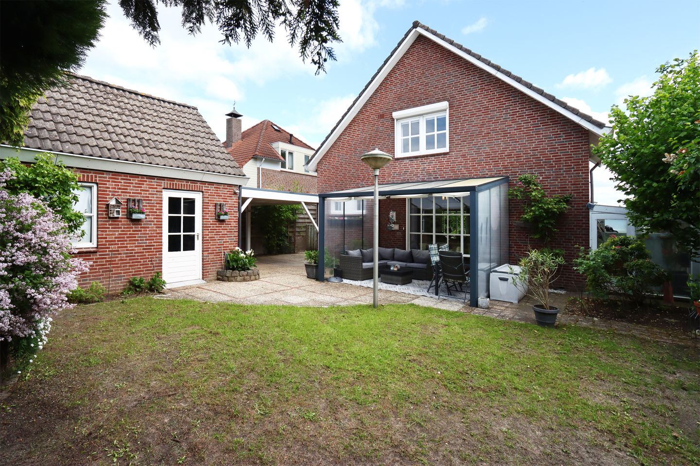 Photo 10 of Zonnebloemstraat 35