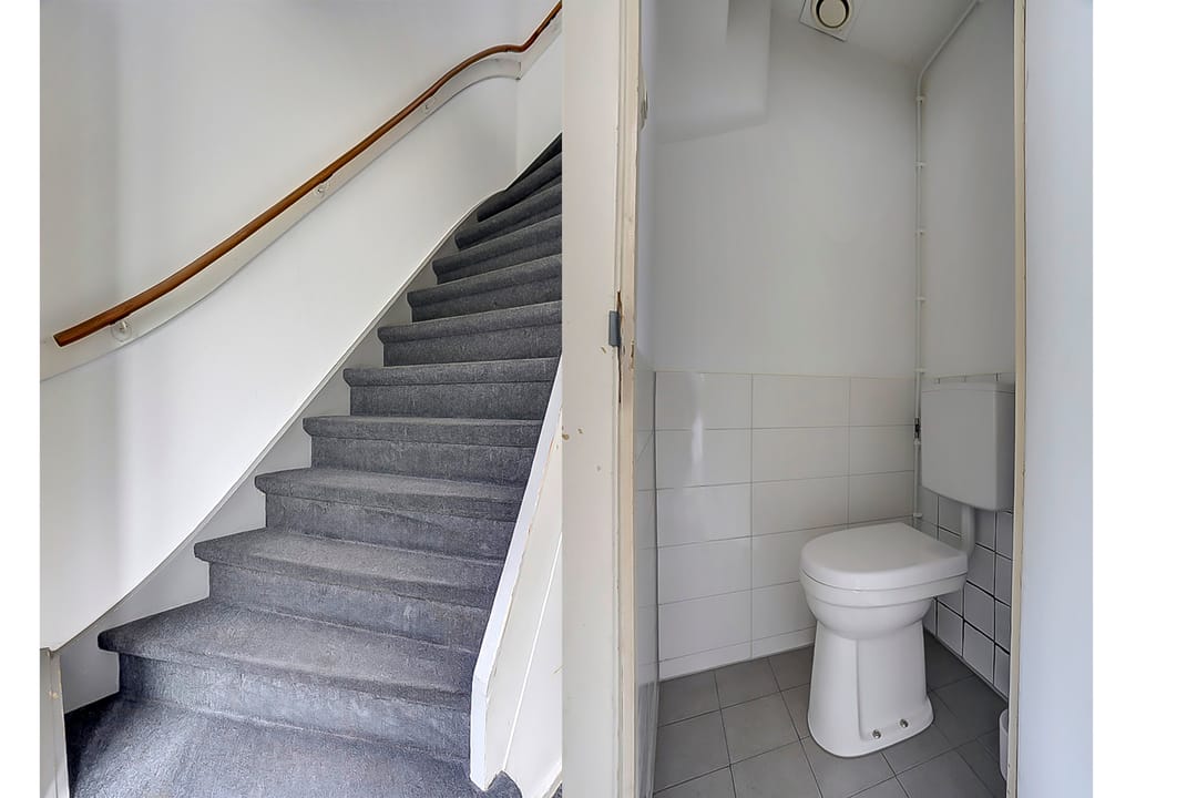 Charming Terraced Home with Three Bedrooms and Expansion Potential — 8