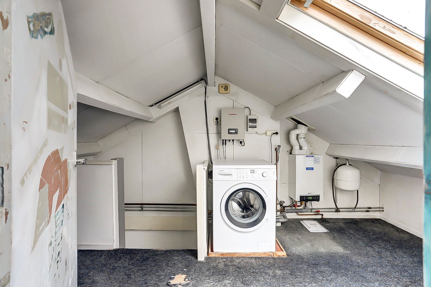 Charming Terraced Home with Three Bedrooms and Expansion Potential — 21