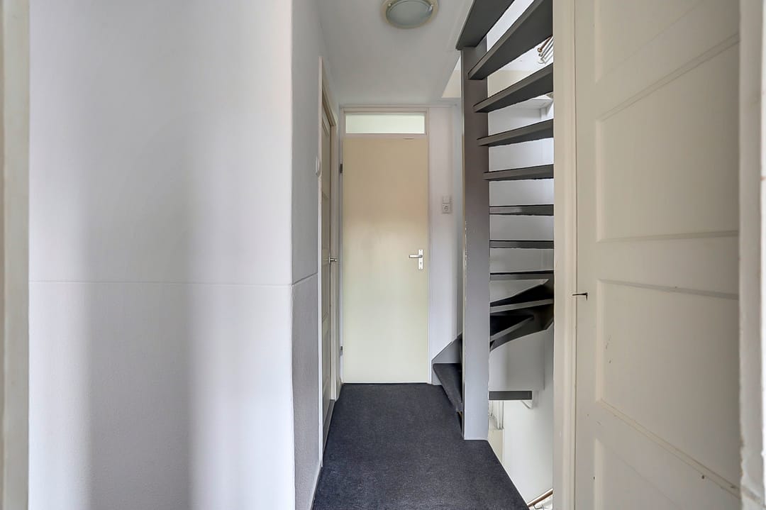 Charming Terraced Home with Three Bedrooms and Expansion Potential — 13