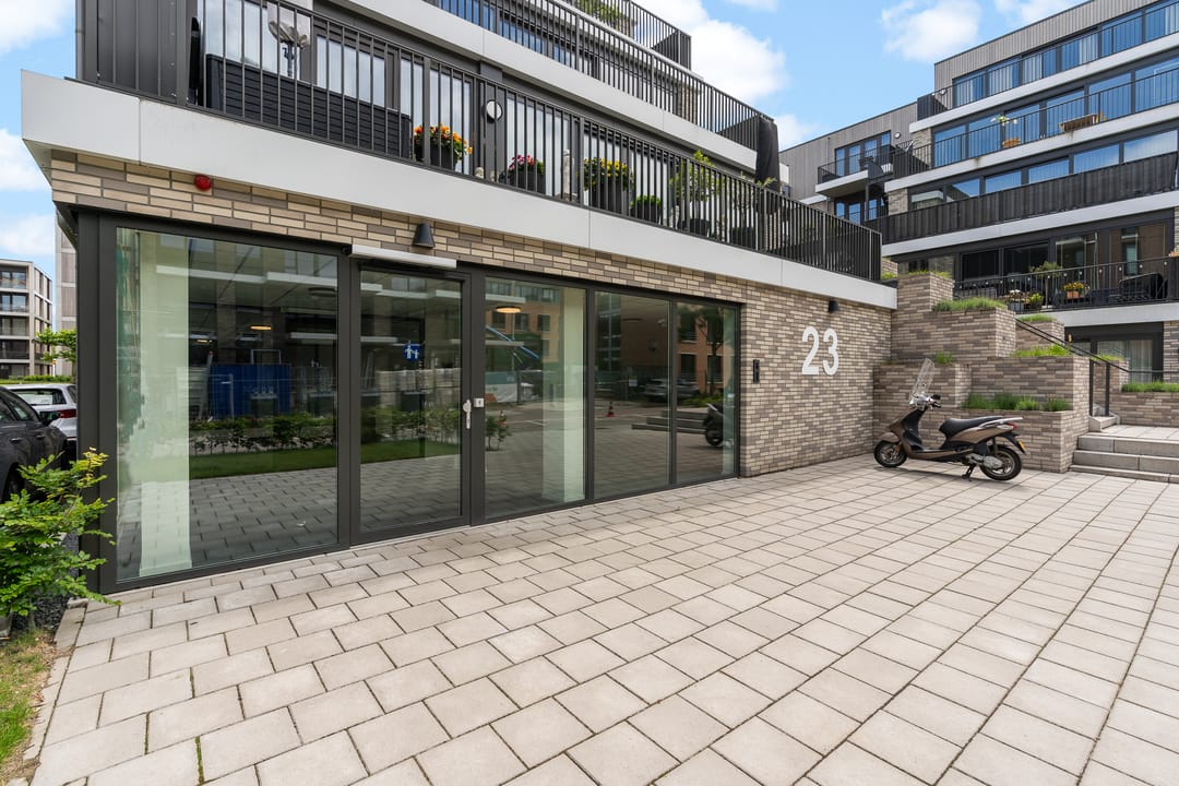 Modern 2024 Apartment with Parking in Rijnhuizen — 8