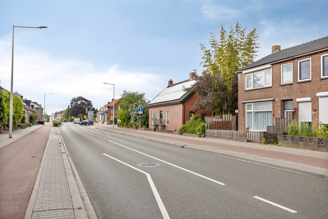 Semi-detached family home with garage and potential in Halsteren — 28