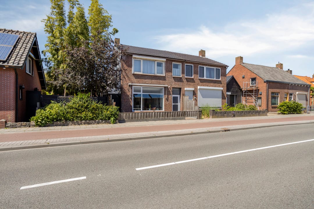 Semi-detached family home with garage and potential in Halsteren — 26