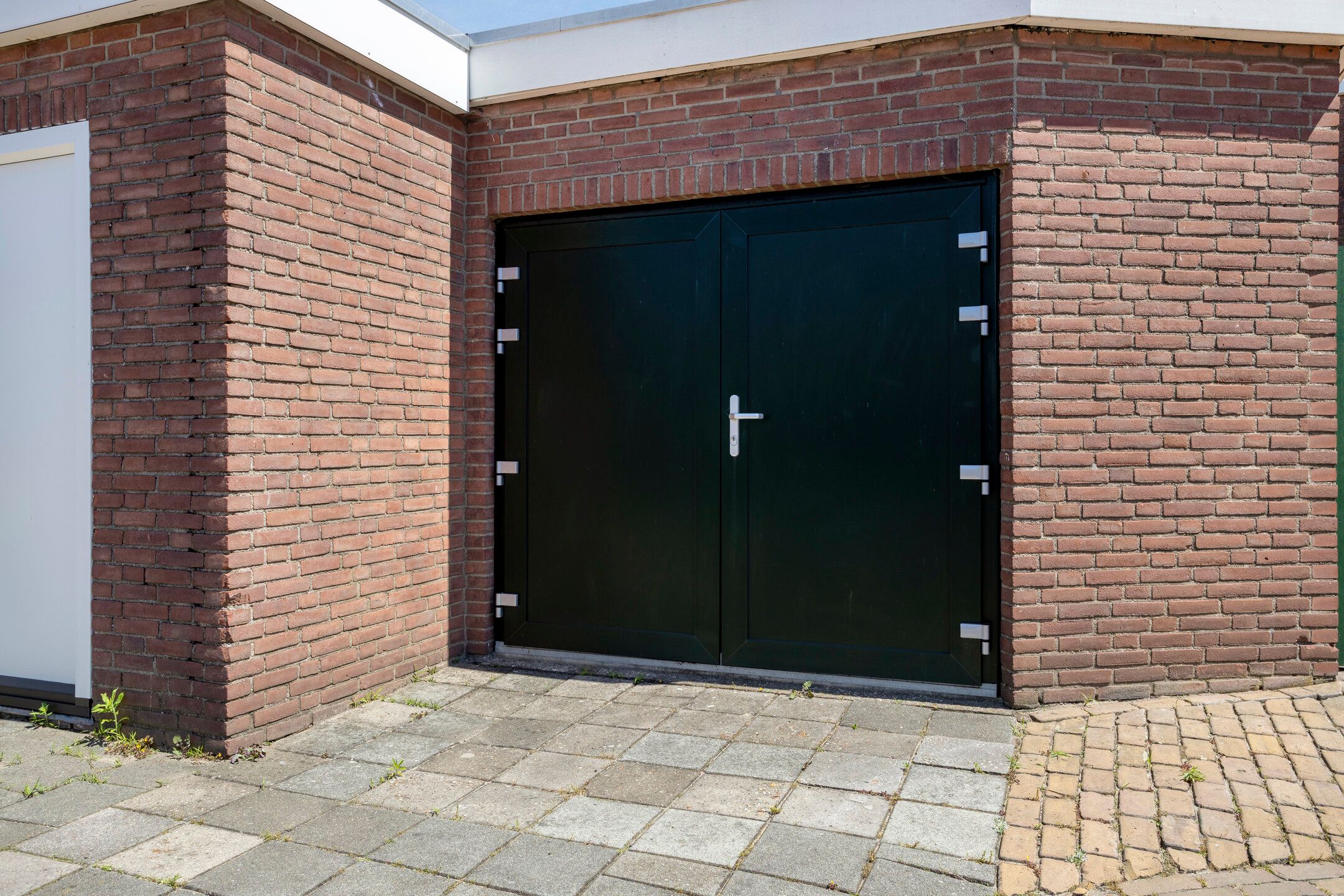 Semi-detached family home with garage and potential in Halsteren — 24