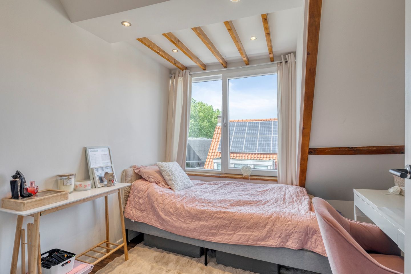 Corner Home with Five Bedrooms and South-Facing Garden in Spoorwijk — 29