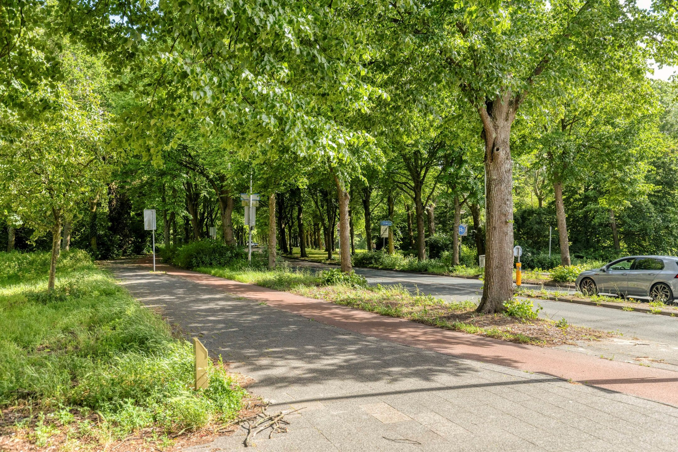 Corner Home with Five Bedrooms and South-Facing Garden in Spoorwijk — 33