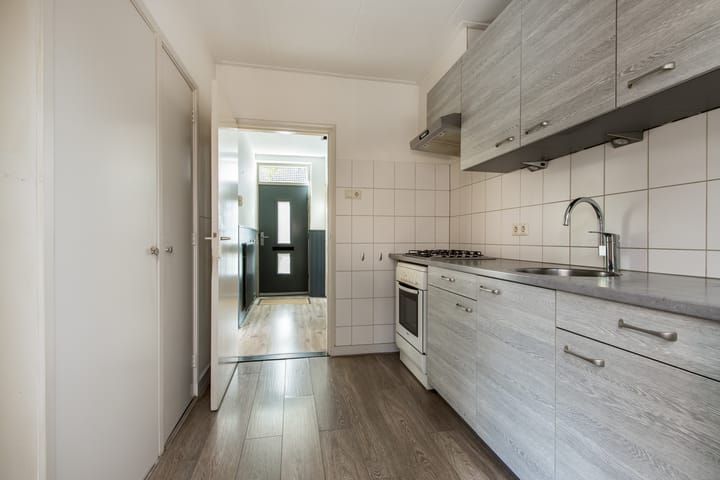 Tussenwoning te koop: Oegemastraat 3, Genderen