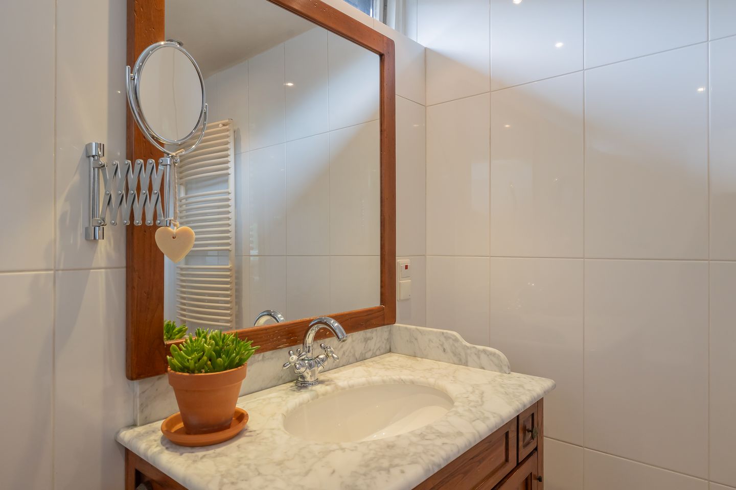 Spacious Family Home with Five Bedrooms in Quiet Bennebroek — 34