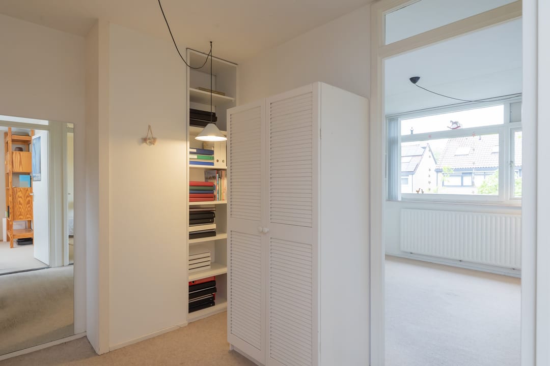 Spacious Family Home with Five Bedrooms in Quiet Bennebroek — 22