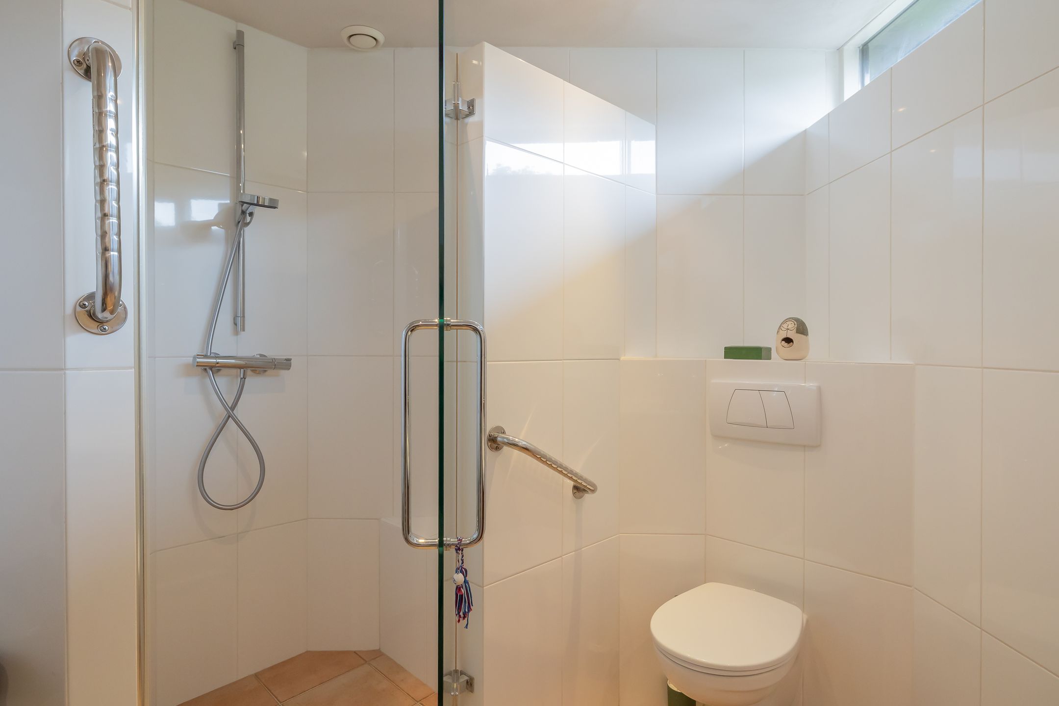 Spacious Family Home with Five Bedrooms in Quiet Bennebroek — 33