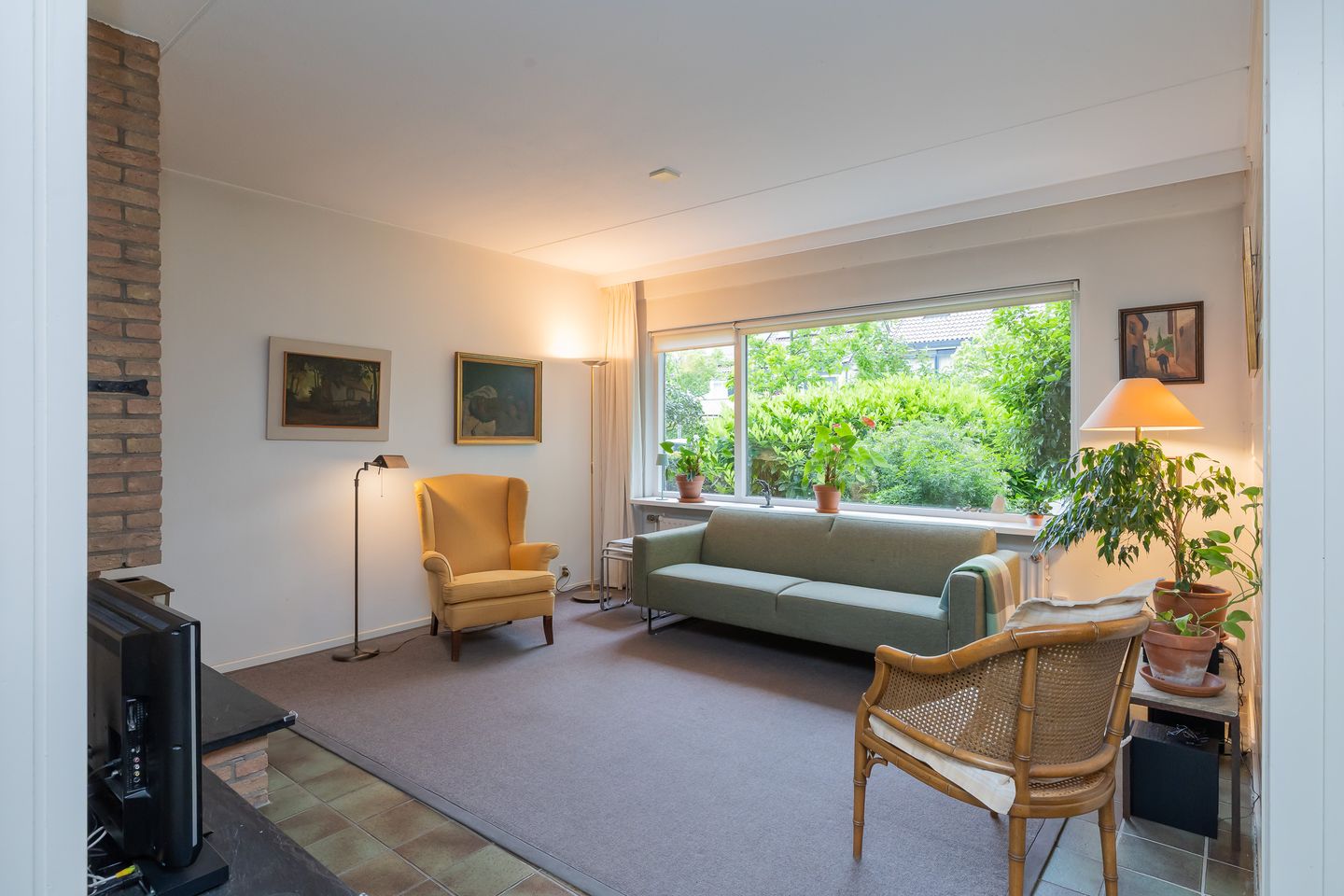 Spacious Family Home with Five Bedrooms in Quiet Bennebroek — 10