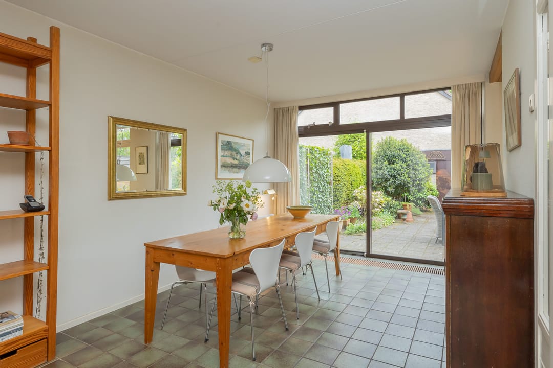 Spacious Family Home with Five Bedrooms in Quiet Bennebroek — 13