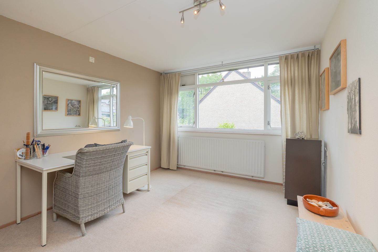 Spacious Family Home with Five Bedrooms in Quiet Bennebroek — 29