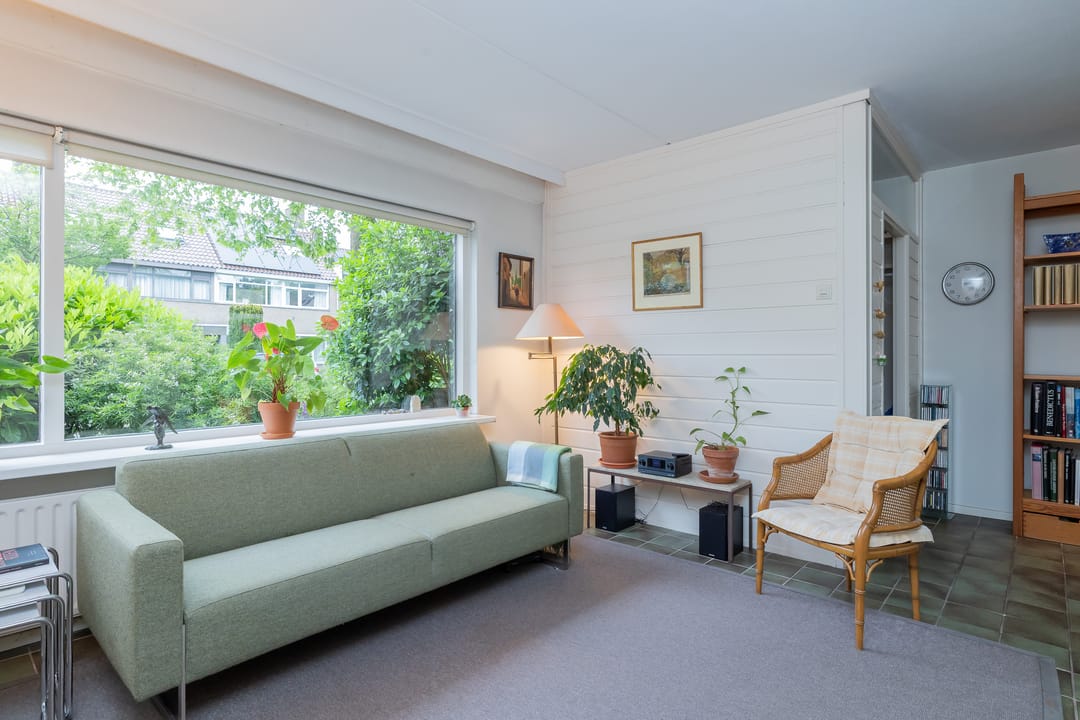 Spacious Family Home with Five Bedrooms in Quiet Bennebroek — 11