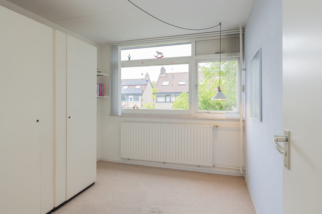 Spacious Family Home with Five Bedrooms in Quiet Bennebroek — 23
