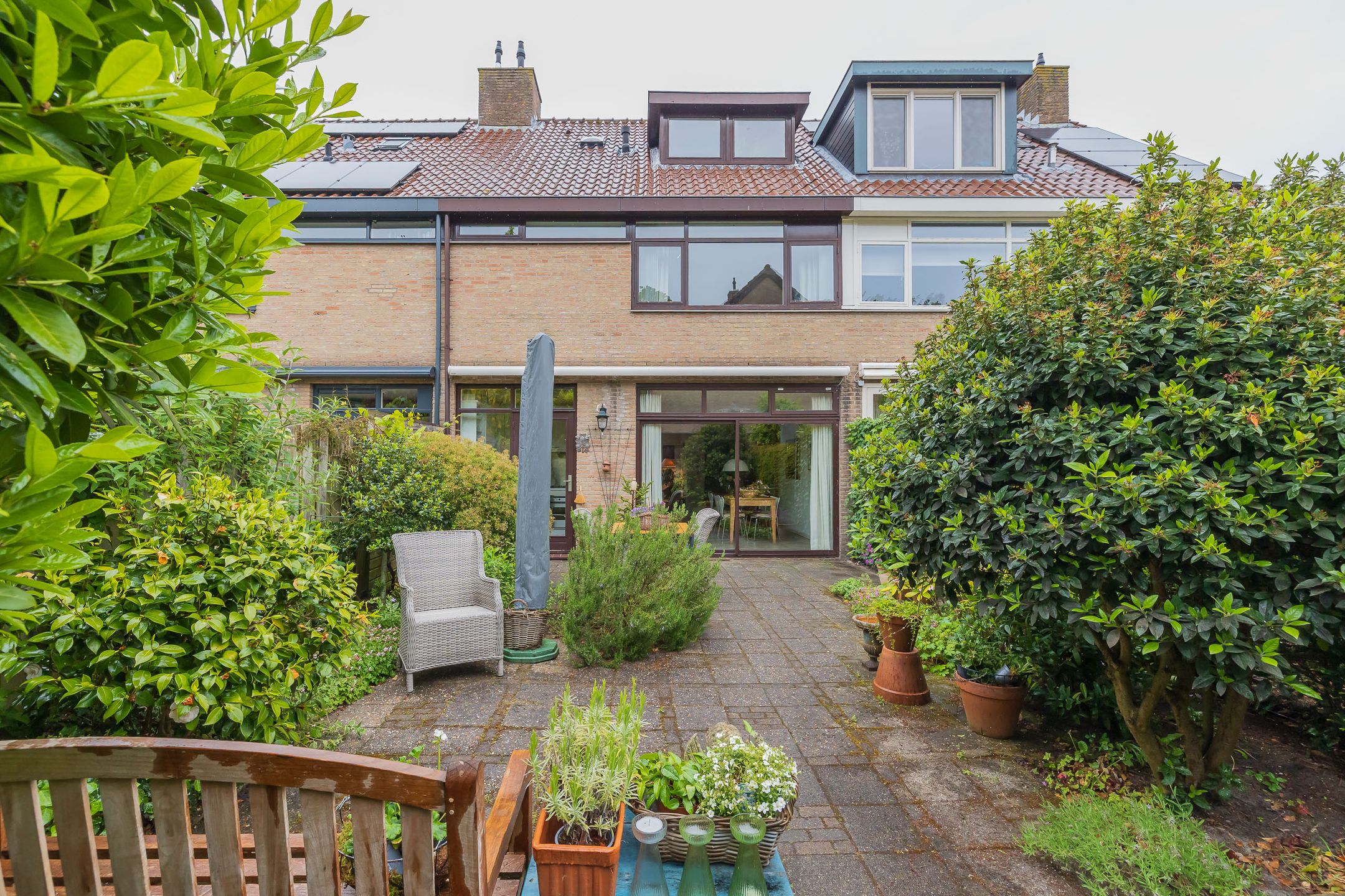 Spacious Family Home with Five Bedrooms in Quiet Bennebroek — 45