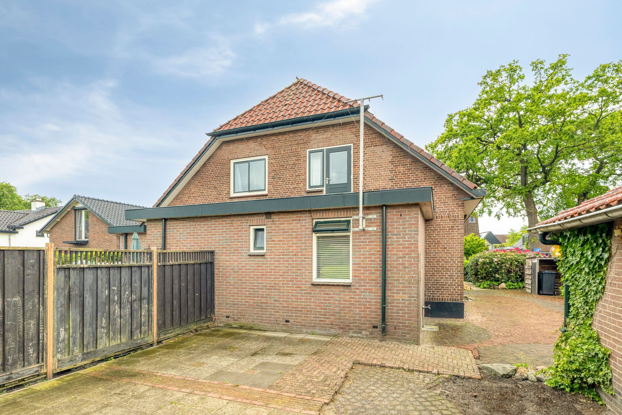 Semi-Detached House with Ground Floor Bedroom and Spacious Garden Near the Veluwe — 39