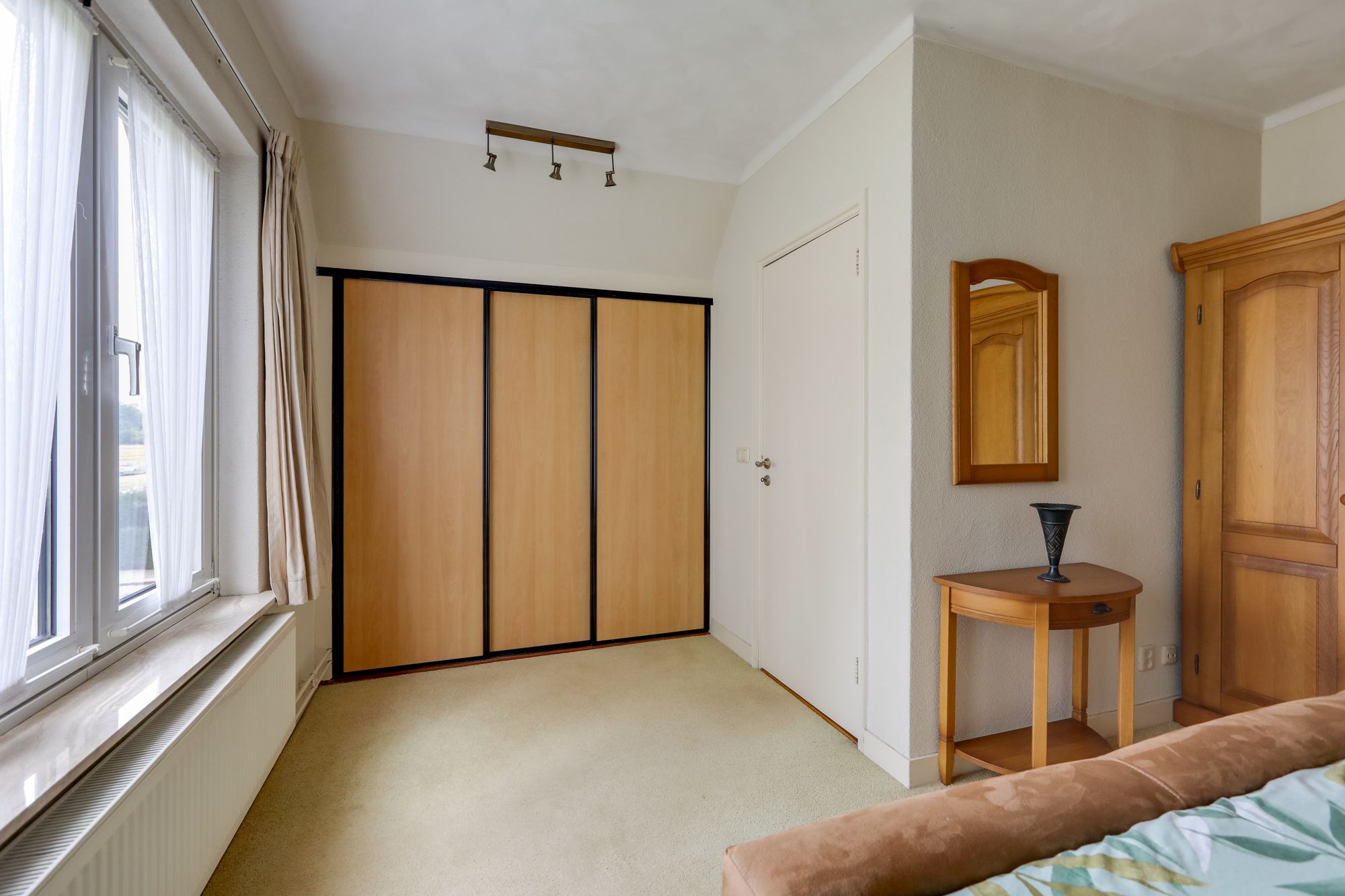 Spacious 1950s Villa with Panoramic Views and Large Private Garden — 24