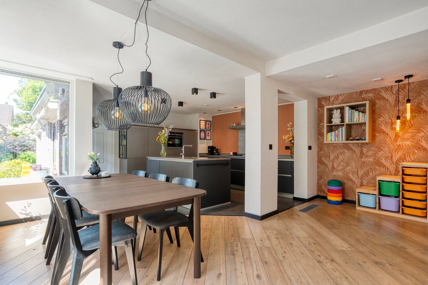 Photo 10 of Van Haeringenstraat 72