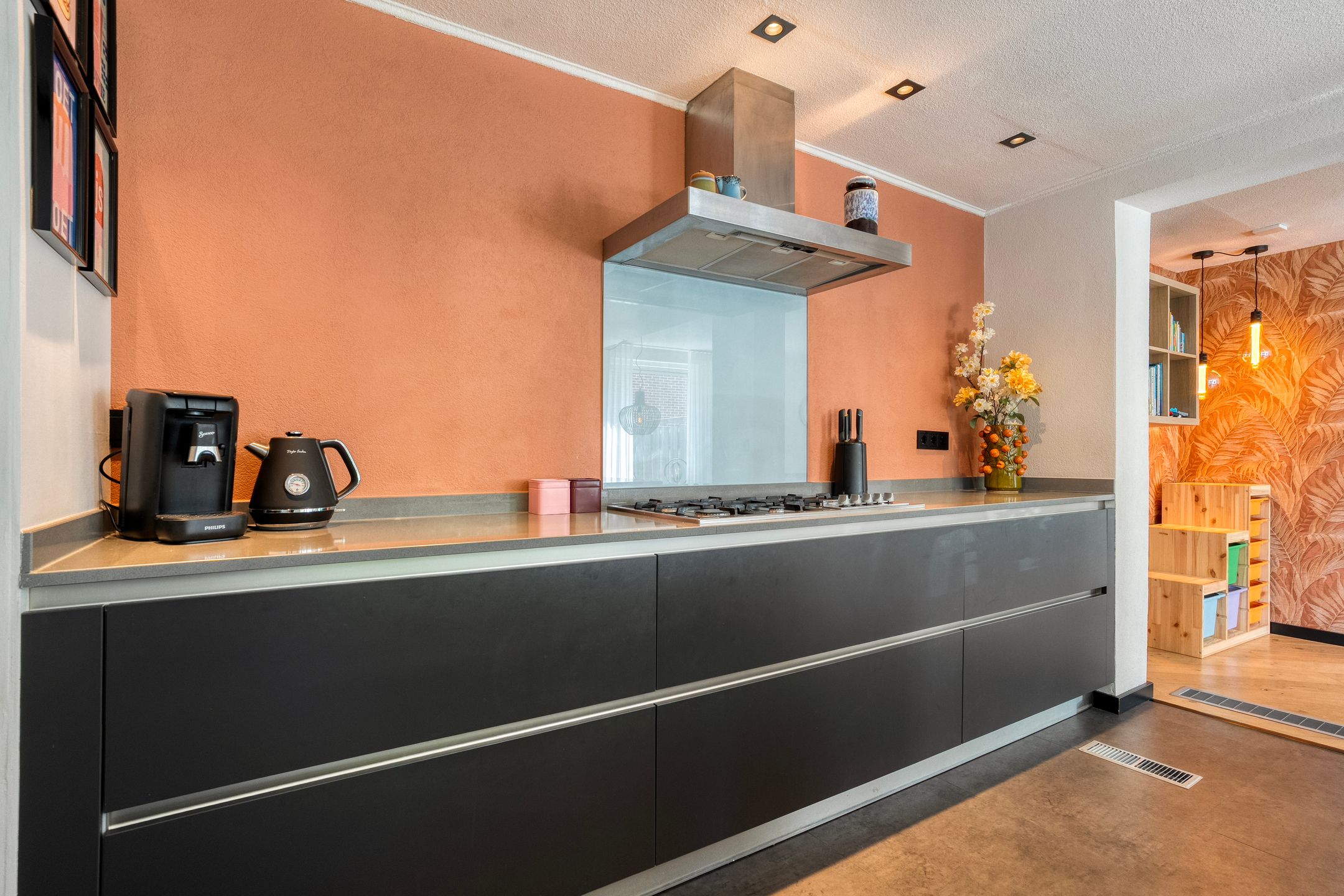 Photo 15 of Van Haeringenstraat 72