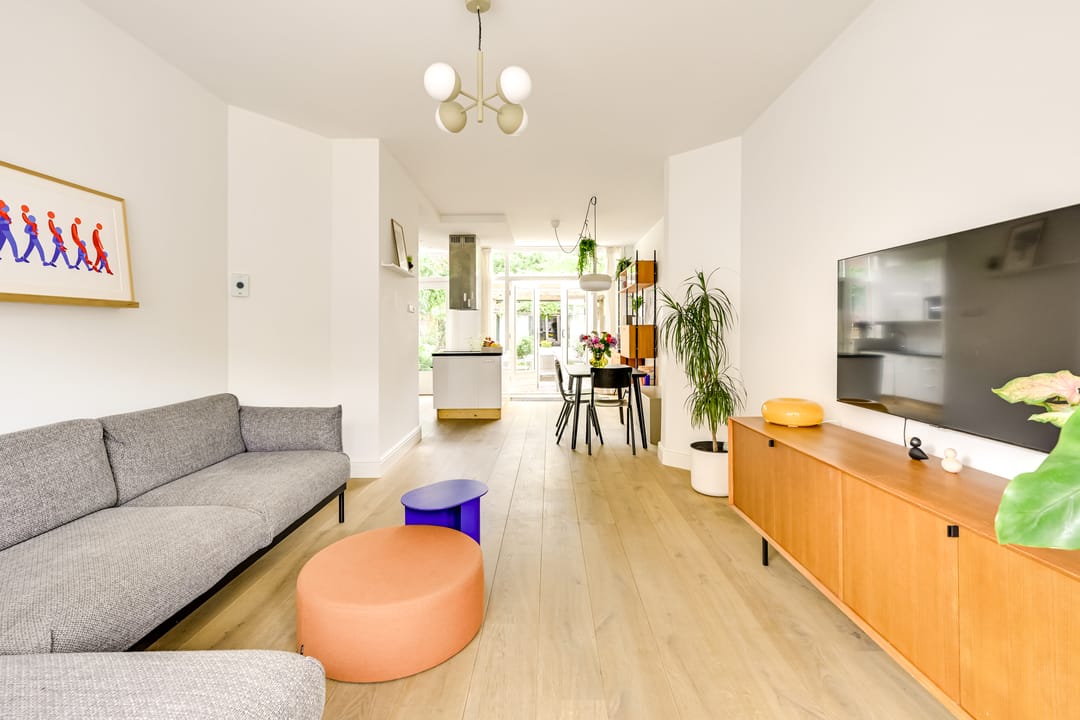 Charming 1930s Terraced Home with Four Bedrooms and Two Bathrooms in Nieuw Engeland — 7