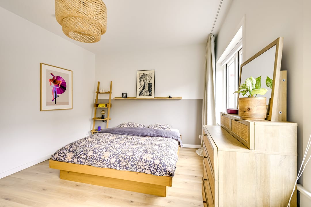 Charming 1930s Terraced Home with Four Bedrooms and Two Bathrooms in Nieuw Engeland — 23