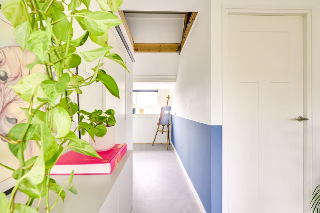 Charming 1930s Terraced Home with Four Bedrooms and Two Bathrooms in Nieuw Engeland — 43