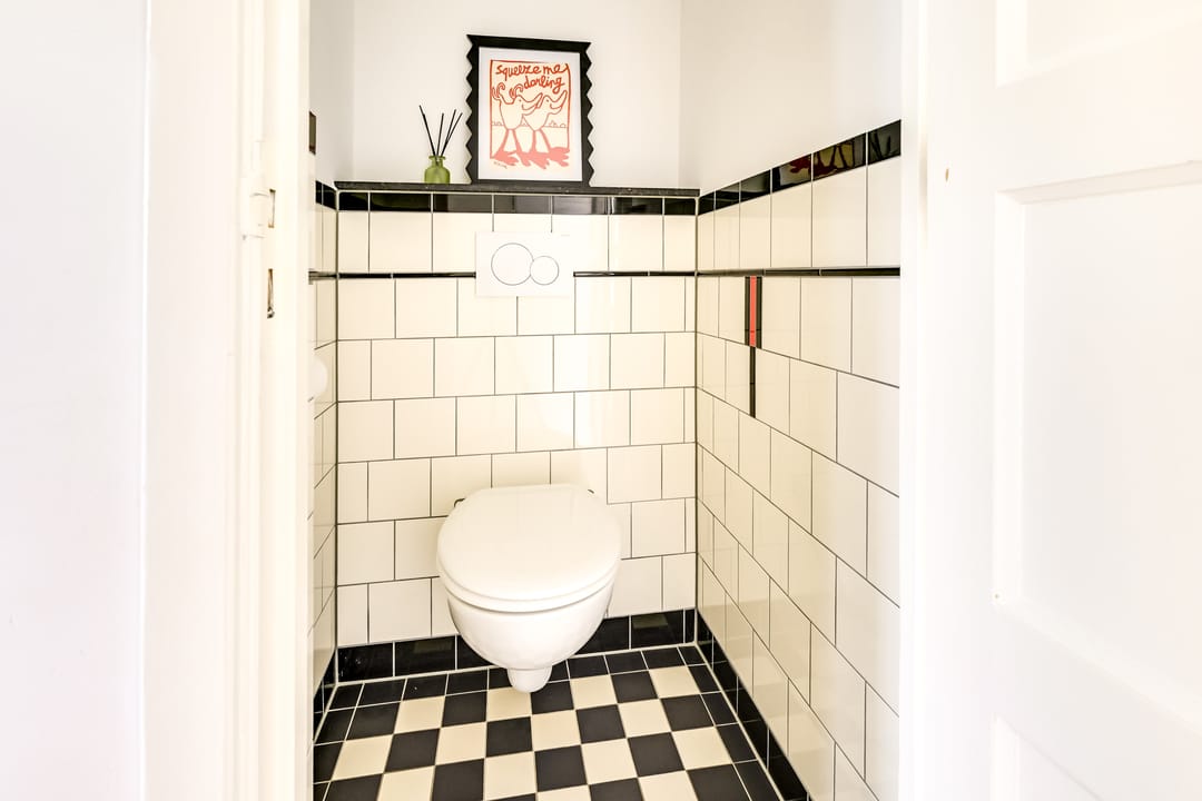 Charming 1930s Terraced Home with Four Bedrooms and Two Bathrooms in Nieuw Engeland — 22