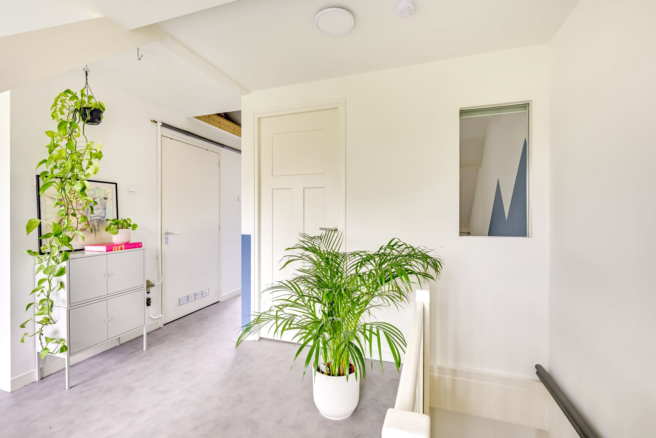 Charming 1930s Terraced Home with Four Bedrooms and Two Bathrooms in Nieuw Engeland — 42