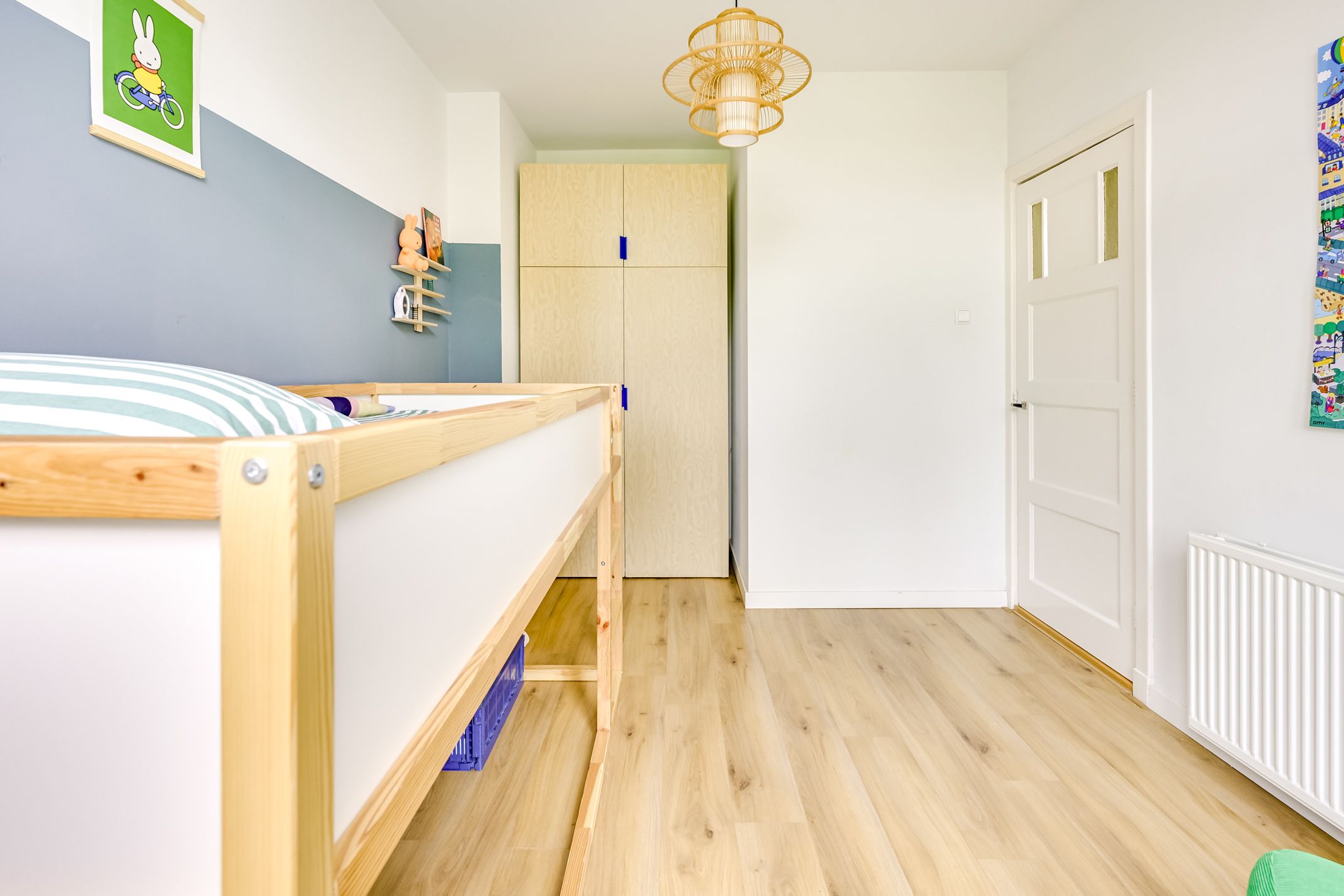 Charming 1930s Terraced Home with Four Bedrooms and Two Bathrooms in Nieuw Engeland — 33