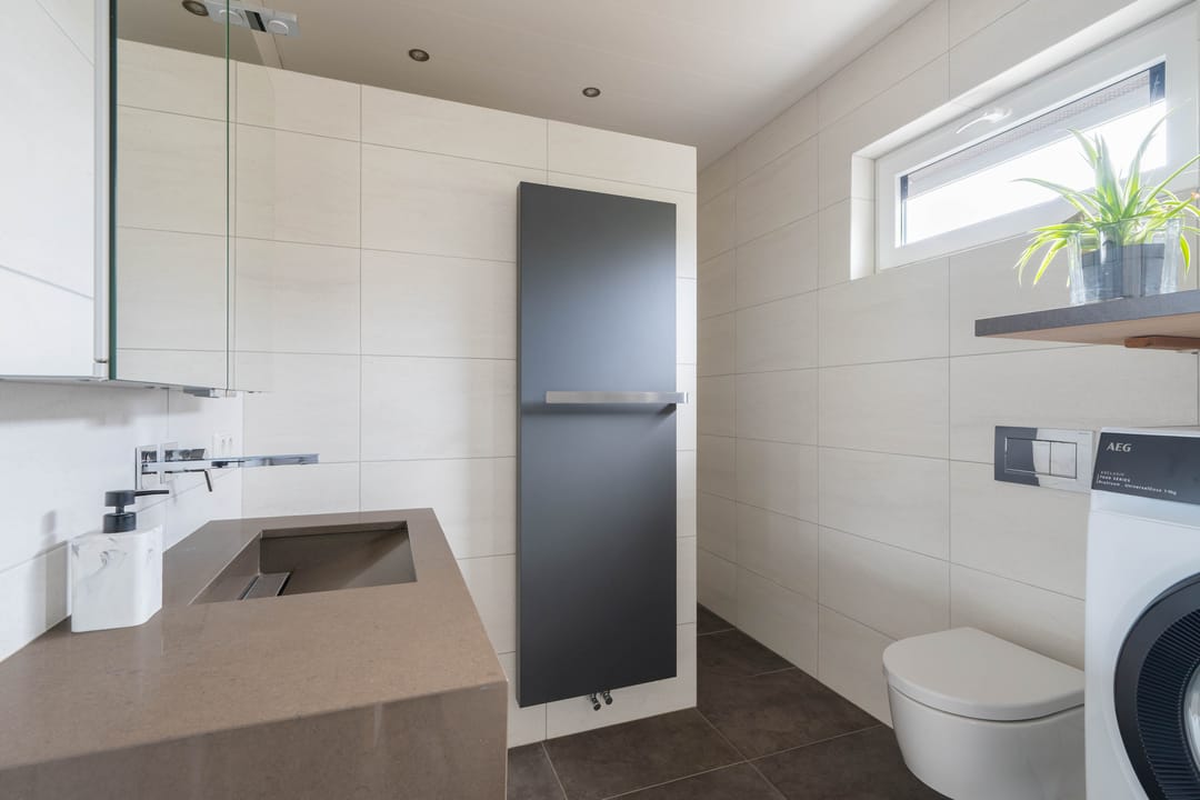 Move-in Ready Corner Home with Modern Finishes and Garage in Charming Kronenberg — 17