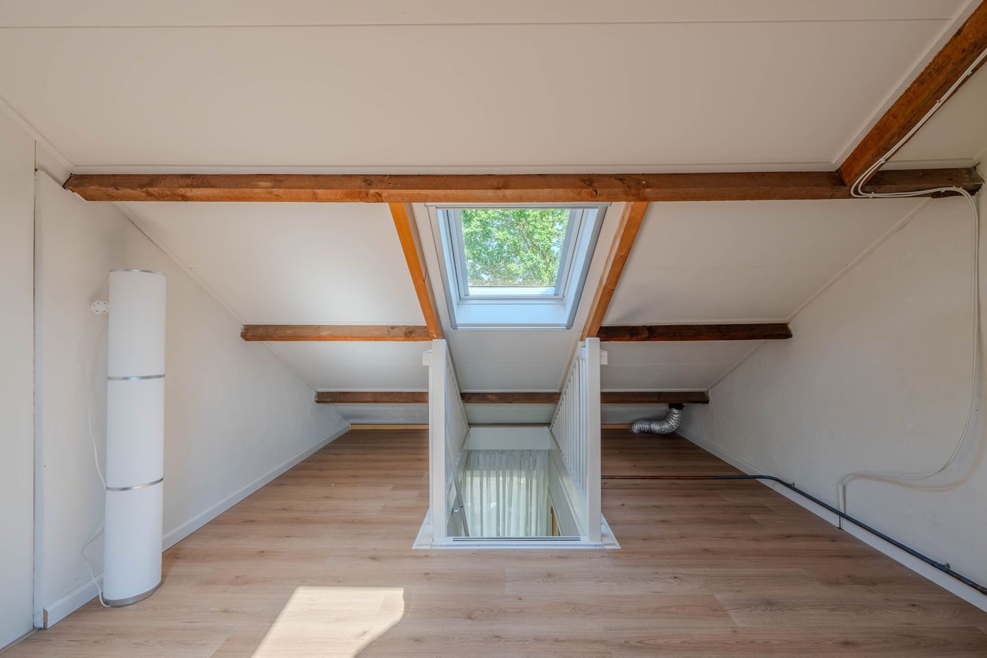 Move-in Ready Corner Home with Modern Finishes and Garage in Charming Kronenberg — 20
