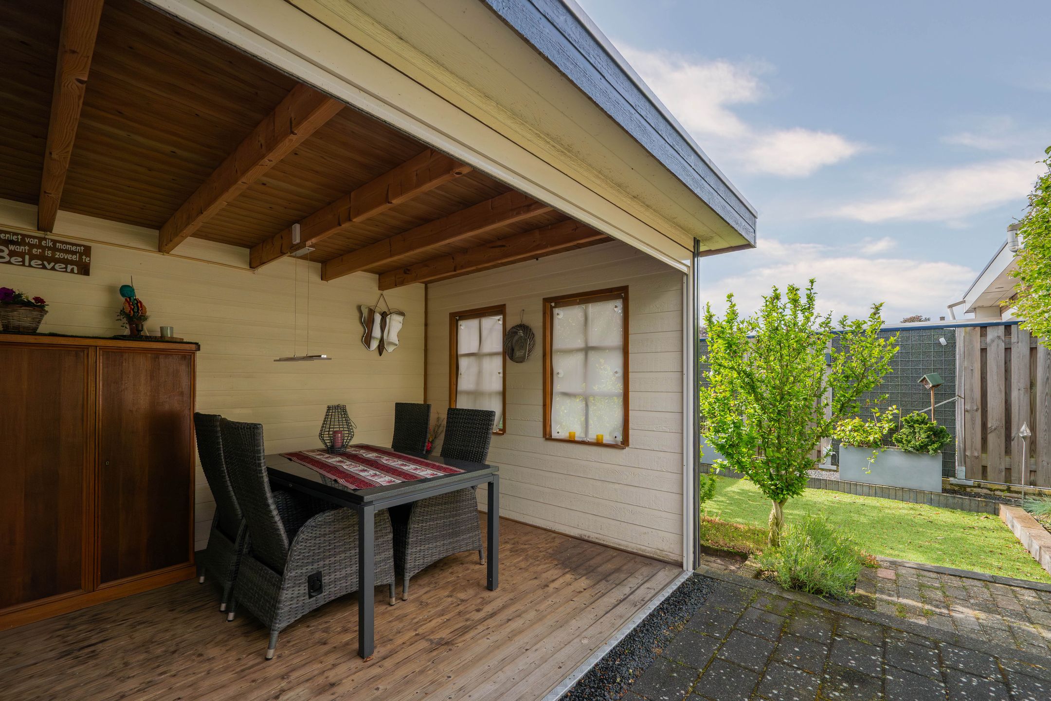 Move-in Ready Corner Home with Modern Finishes and Garage in Charming Kronenberg — 30