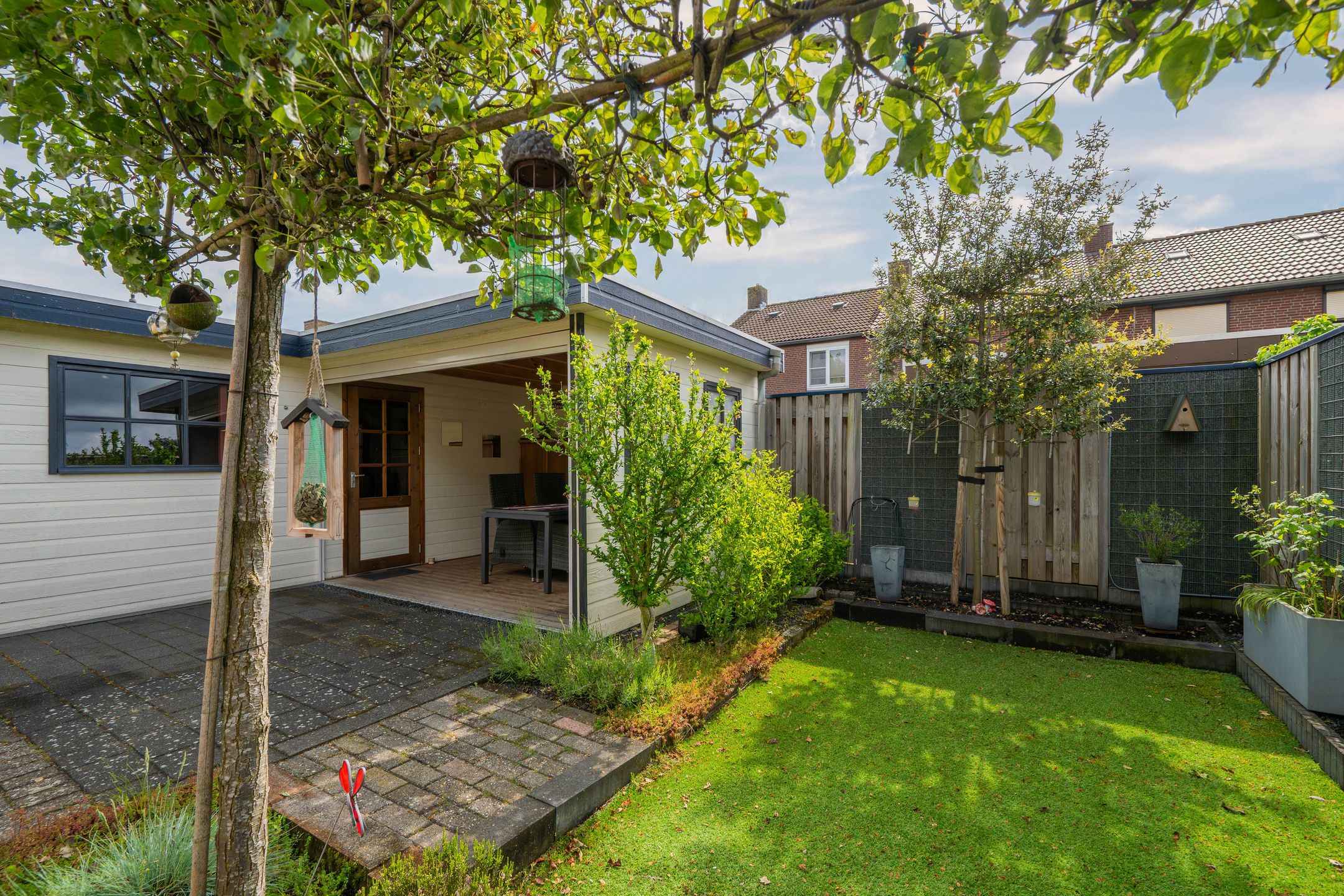 Move-in Ready Corner Home with Modern Finishes and Garage in Charming Kronenberg — 27