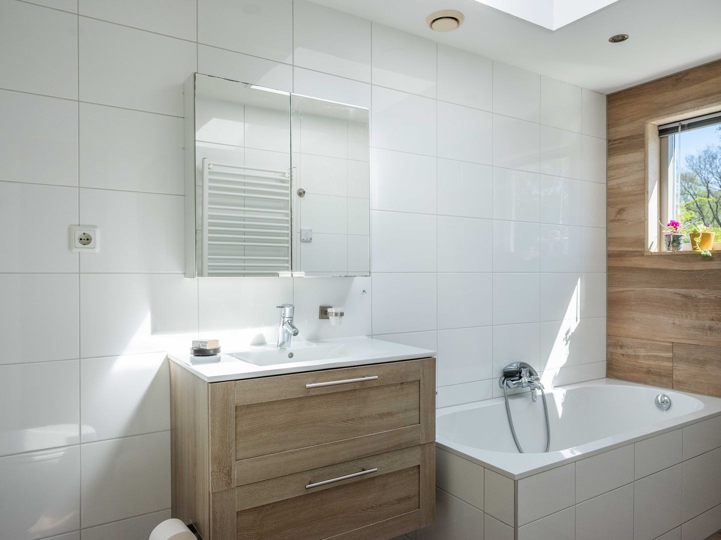 Spacious Family Home on Generous Plot in Serene Negen Nessen — 29