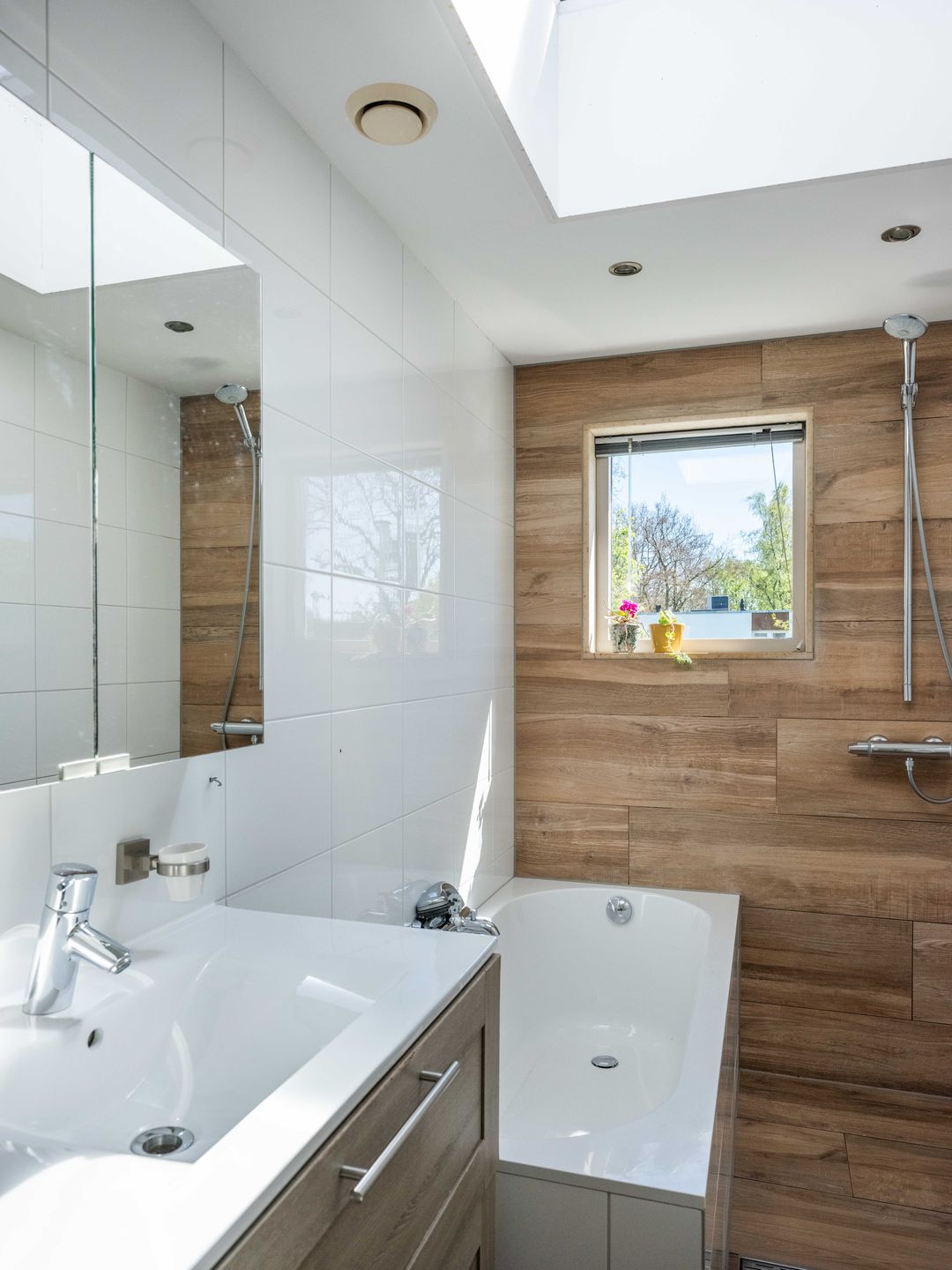 Spacious Family Home on Generous Plot in Serene Negen Nessen — 31