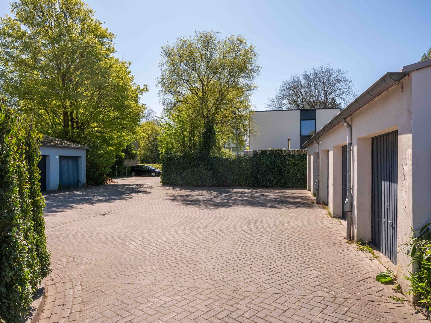 Spacious Family Home on Generous Plot in Serene Negen Nessen — 44