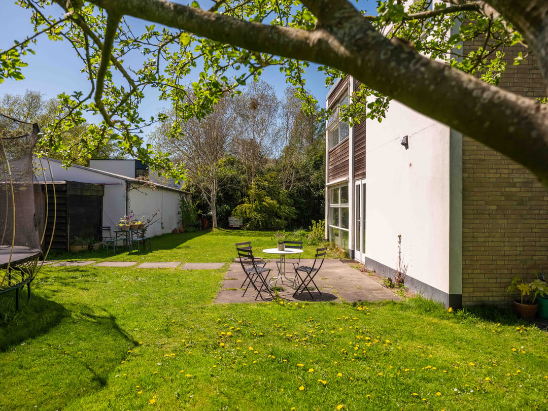 Spacious Family Home on Generous Plot in Serene Negen Nessen — 41