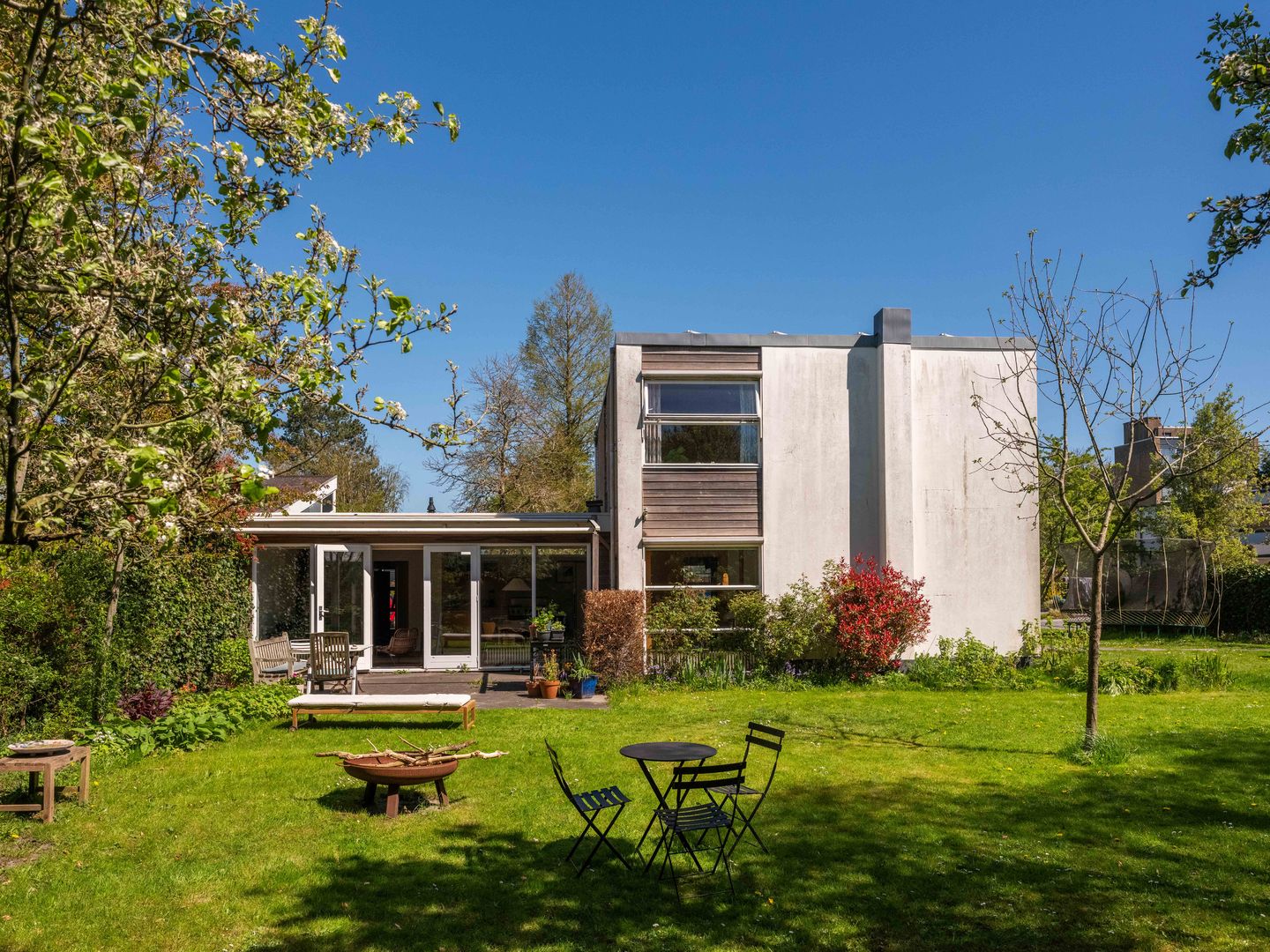Spacious Family Home on Generous Plot in Serene Negen Nessen — 34