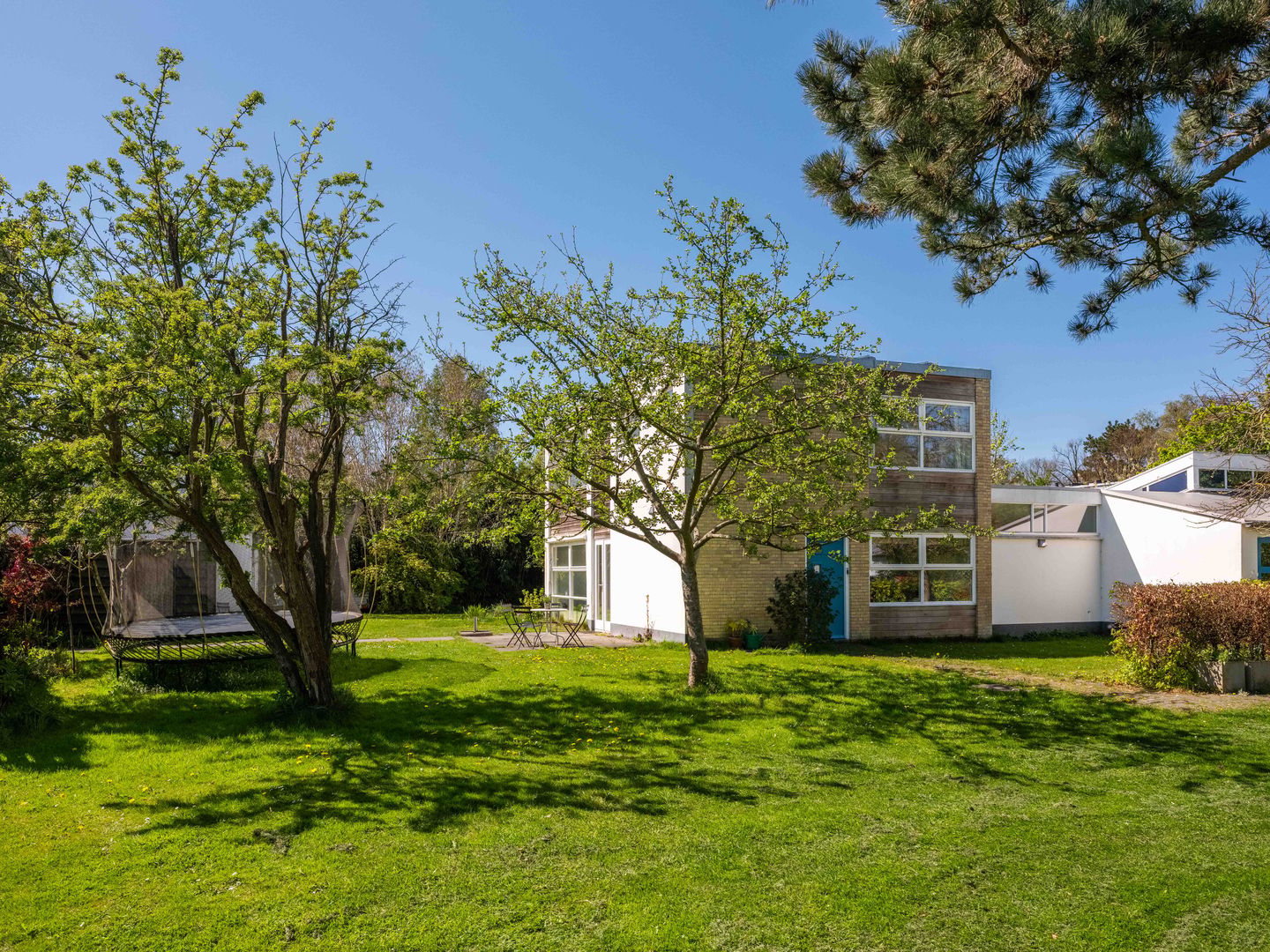 Spacious Family Home on Generous Plot in Serene Negen Nessen — 40