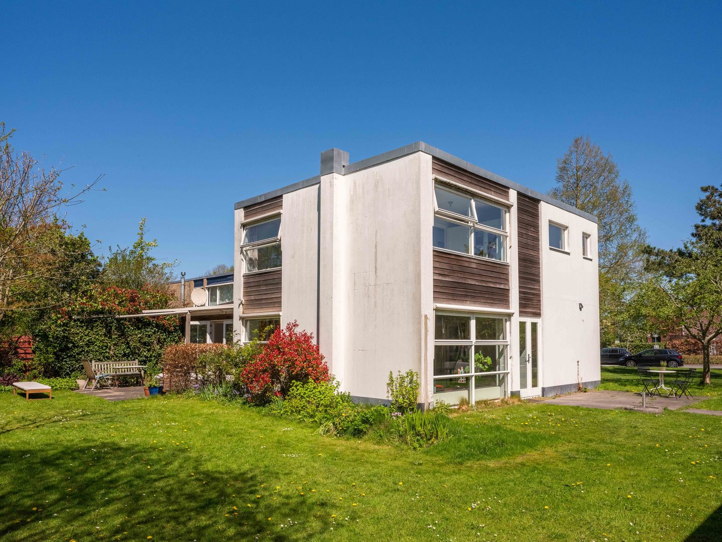 Spacious Family Home on Generous Plot in Serene Negen Nessen — 35