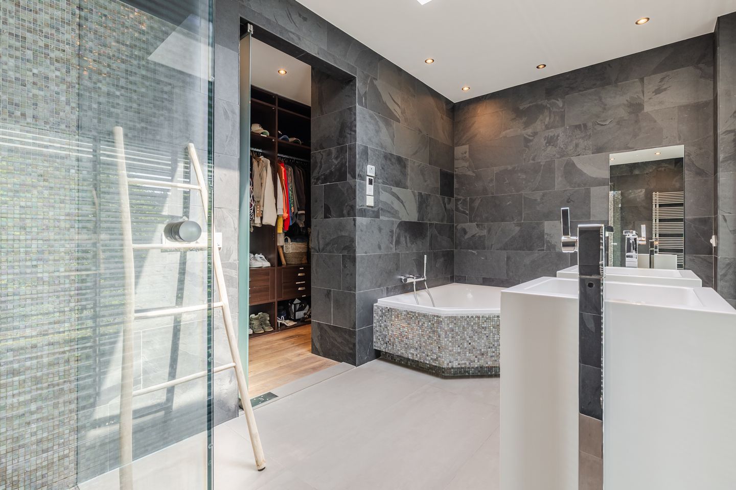 Luxury Villa with Heated Pool at Forest Edge in Waterrijk — 40