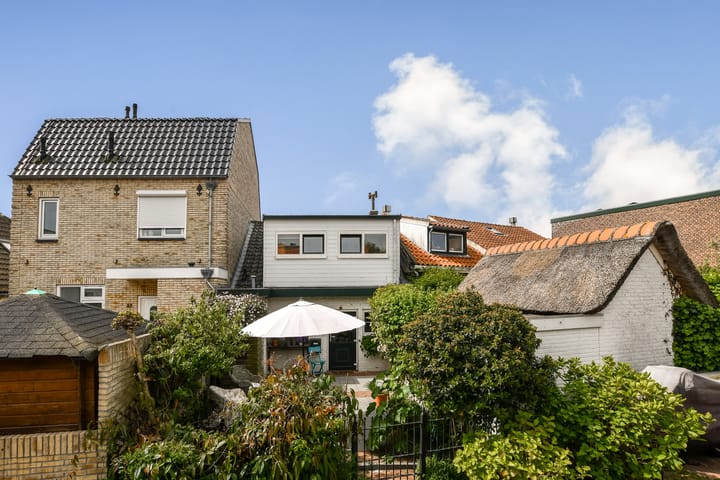Photo 4 of Diaconiehuisstraat 30