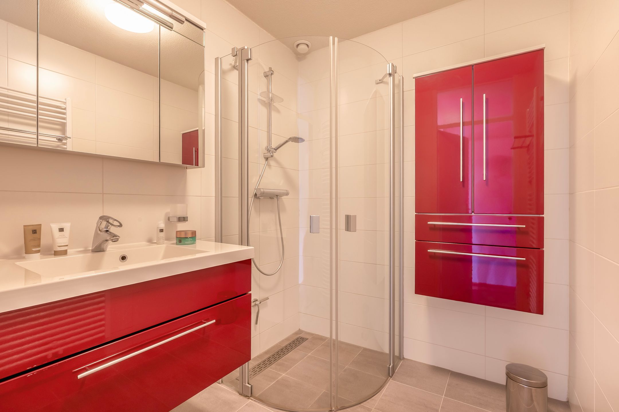 Bright Corner Apartment with Panoramic City and Dom Tower Views in Central Utrecht — 27