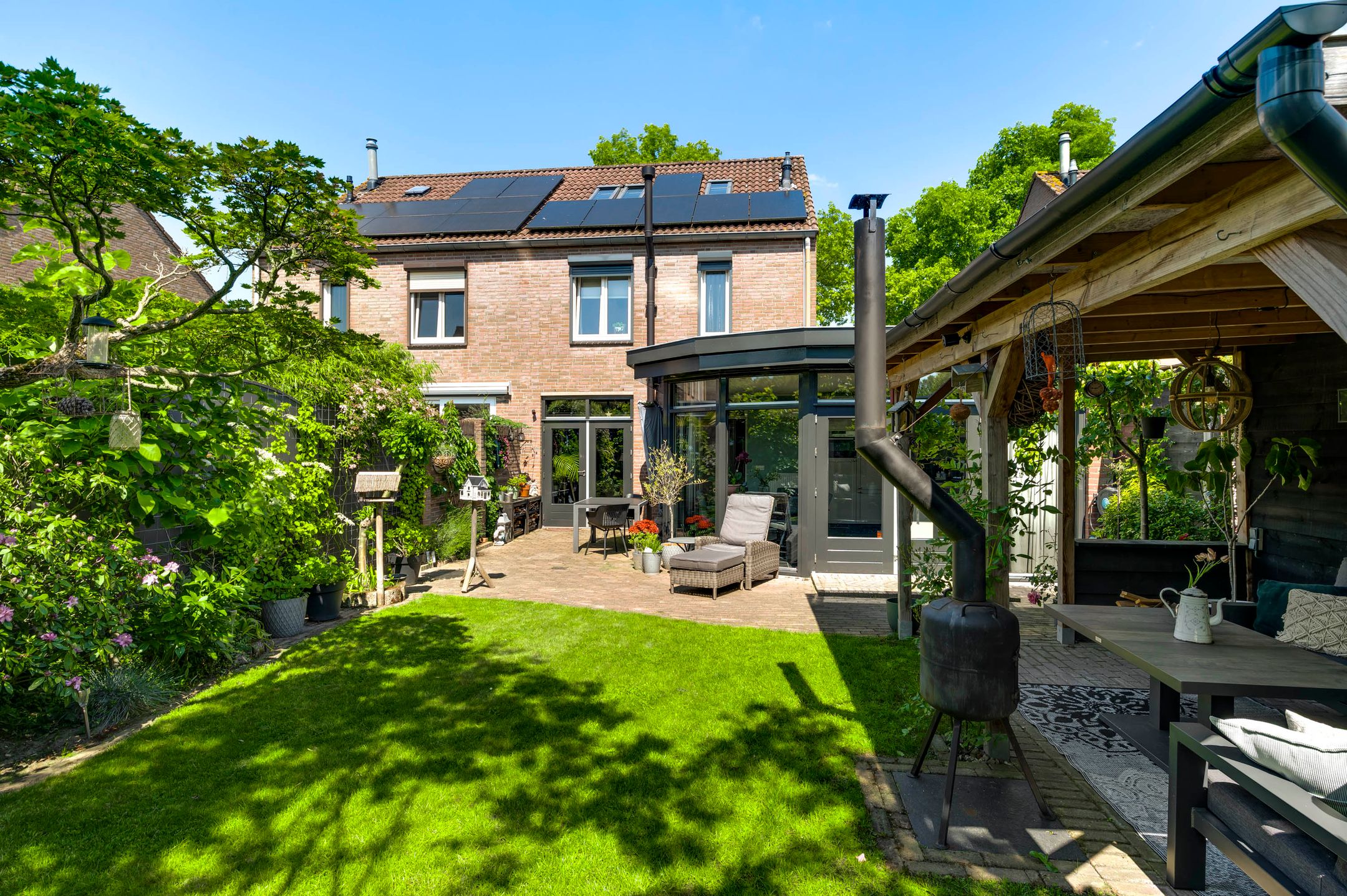 Spacious Semi-Detached Family Home with Luxury Kitchen and Private Garden in Boshoven — 39