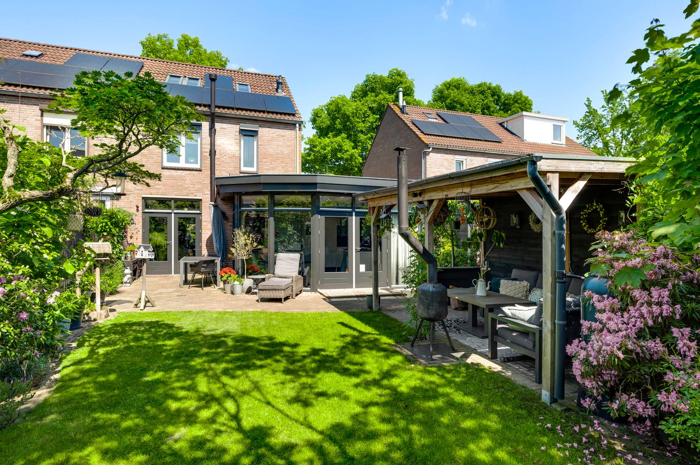 Spacious Semi-Detached Family Home with Luxury Kitchen and Private Garden in Boshoven — 40
