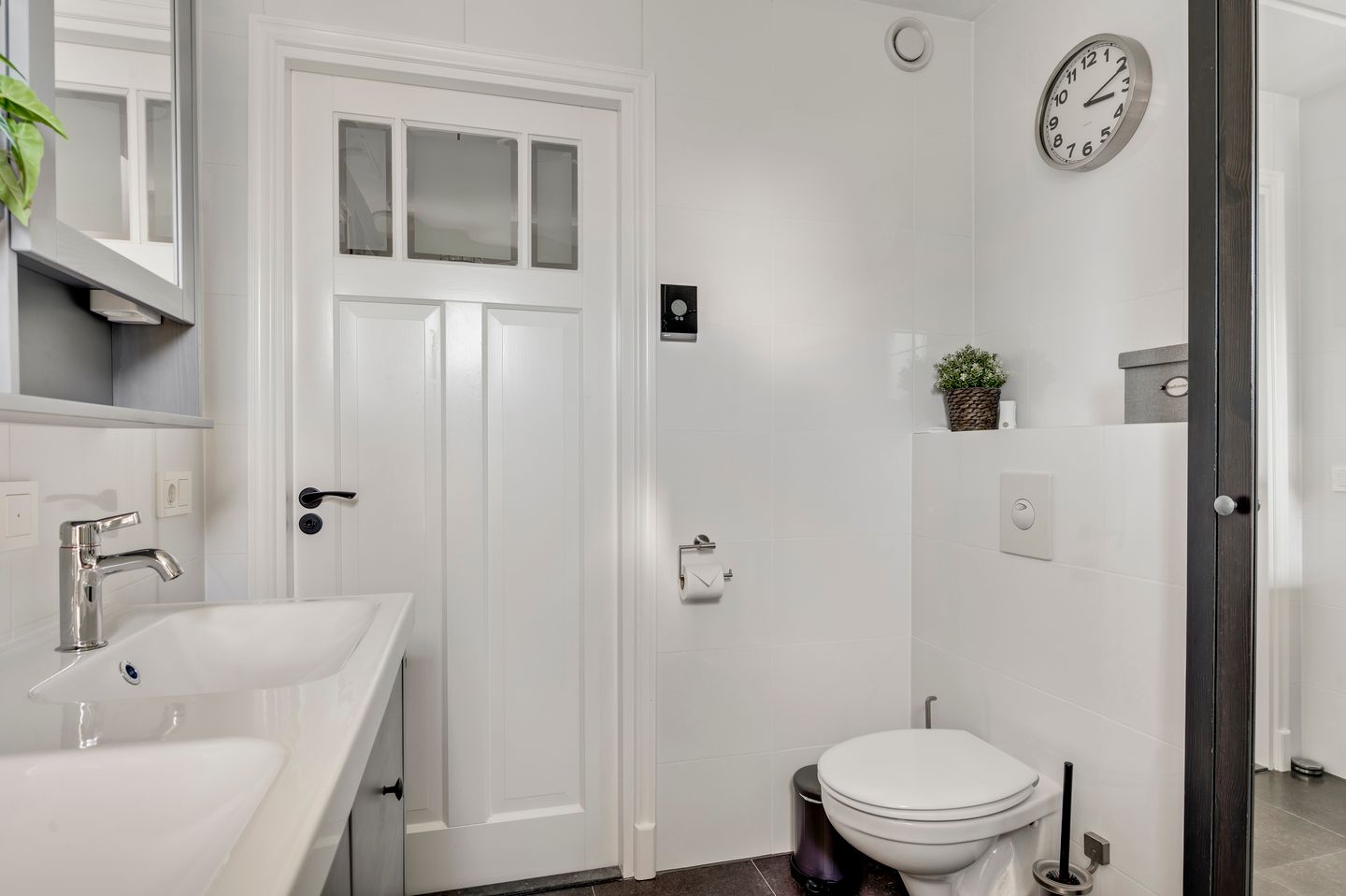 Spacious Semi-Detached Family Home with Luxury Kitchen and Private Garden in Boshoven — 29